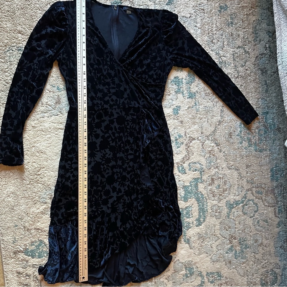 🌟3/$20🌟 Navy velvet burnout dress - Picture 7 of 9